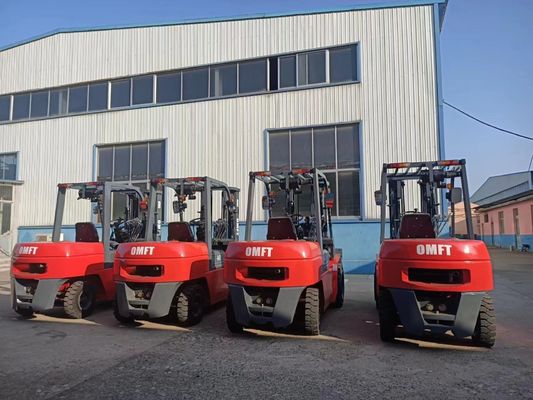 OEM and Spare Parts 4ton Diesel Forklift Trucks with Mitsubishi S4s Isuzu Engine