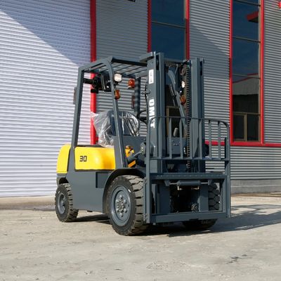 Kubota Engine 3 Ton 3000kg Fd30 Diesel Forklift Truck Forklift Can Work in Container