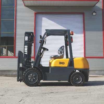3t Diesel Forklift with Japanese Isuzu Engine at and 2470mm Min. Turning Radius