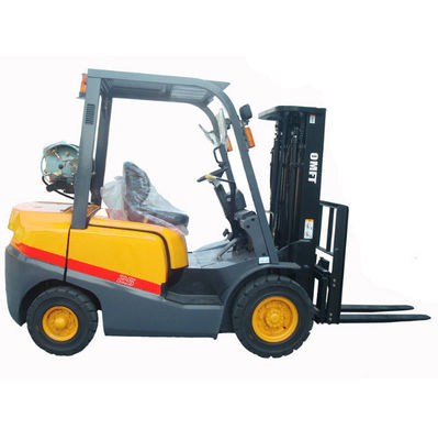 2690mm Min. Width of Right Angle Stacking 2.5tons LPG Forklift with 4.5m Lifting Height