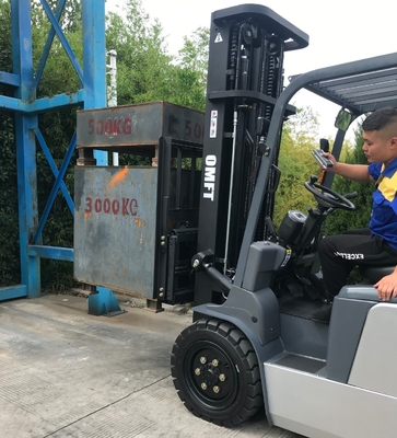Mini 4 Wheels Electric Forklift Truck 3.5ton 3500kgs with Maintenance Free Battery