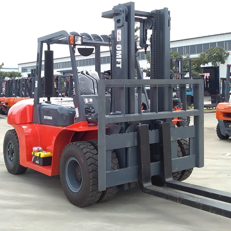 5620mm Min. Width of Right Angle Stacking 6 Ton Diesel Forklift with Solid Tires