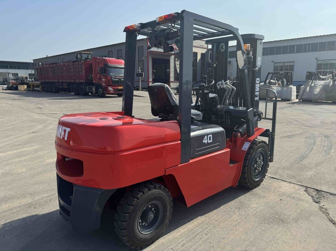 5000.000kg Package Gross Weight Diesel Forklift 4 Ton with Automatic Transmission